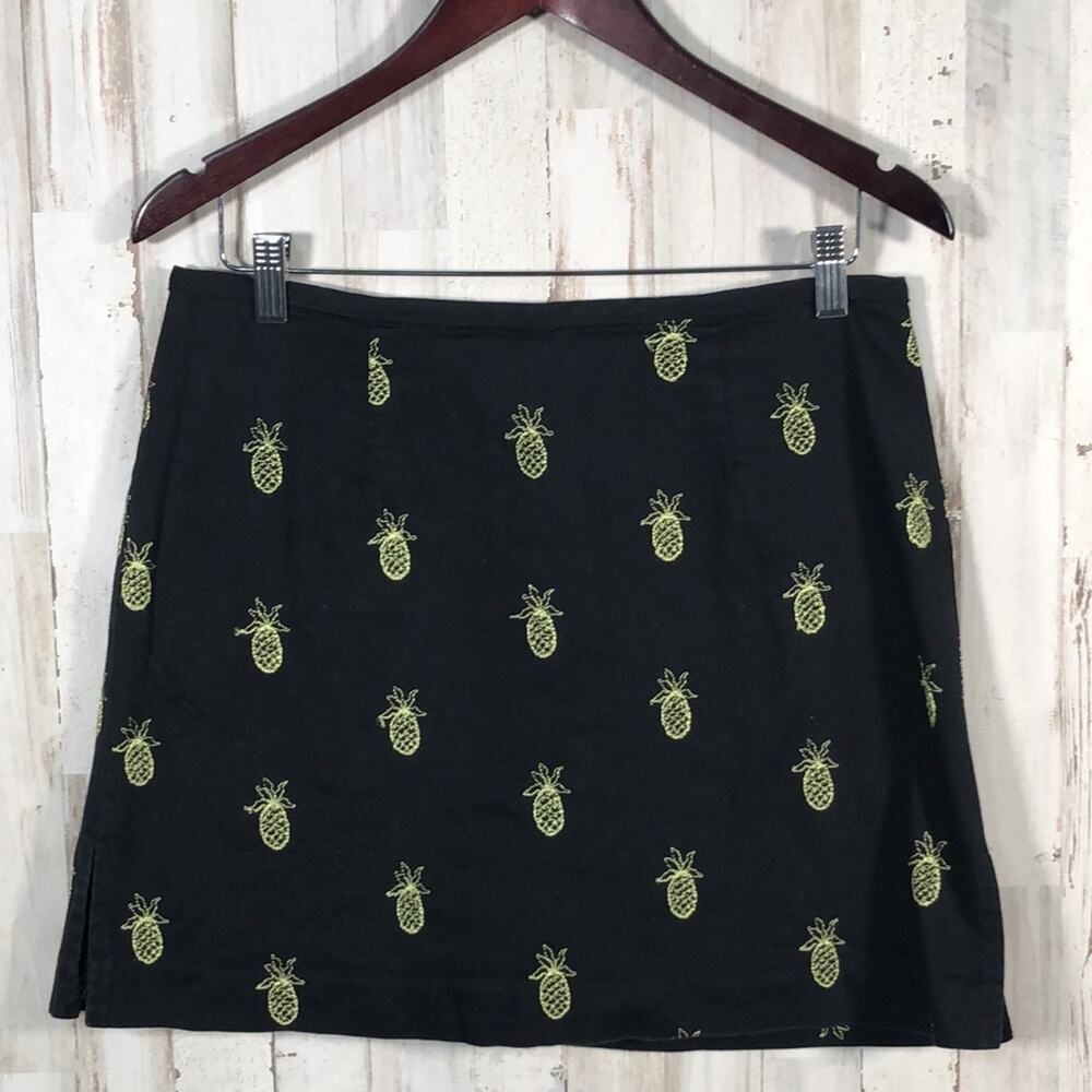 Alanni by Donny Brook Embroidered Pineapple Skort Size 12